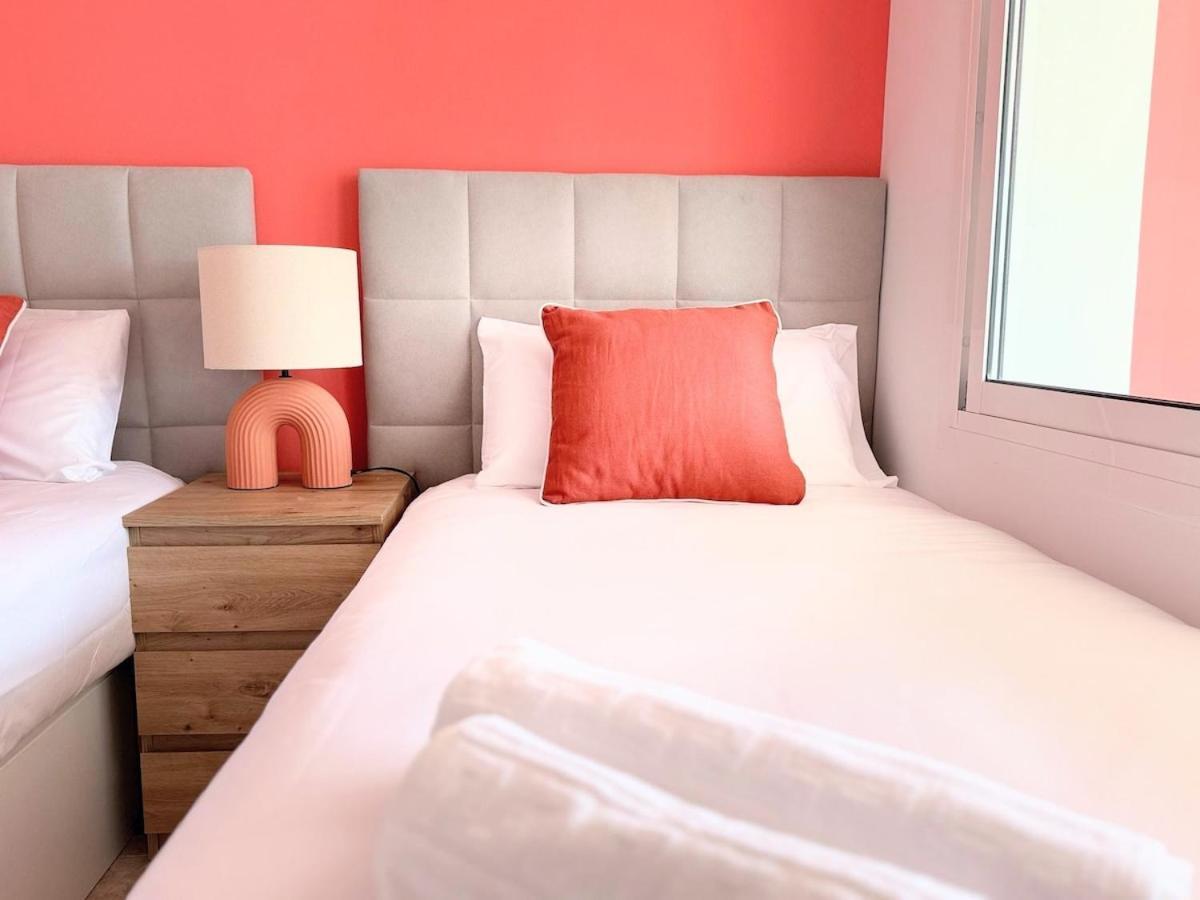 Apartamento A Estrenar Con Vistas A La Playa De Levante Con Plaza De Garaje Benidorm